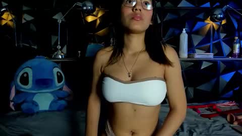 Snapshot of carlamarrinson chatting on 12-15-25, 02:05 carlamarrinson online show from 12-15-25, 02:05