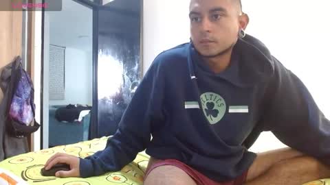 carlandelli1 online show from 02-12-26, 03:07