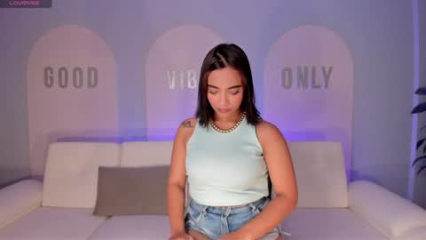 Snapshot of carlasmithx chatting on 01-12-25, 11:47 Carla online show from 01-12-25, 11:47