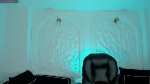 Snapshot of carlasmithx chatting on 10-25-25, 12:23 Carla online show from 10-25-25, 12:23