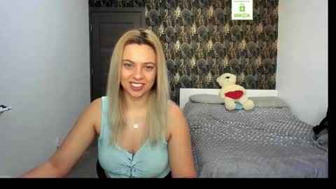 Snapshot of carlastacefun chatting on 02-12-26, 07:03 CarlaStaceFun online show from 02-12-26, 07:03