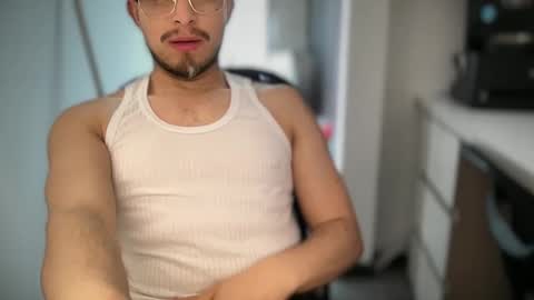 Snapshot of carlcarlinches4 chatting on 09-20-25, 02:18 carlcarlinches4 online show from 09-20-25, 02:18