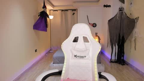 Alejandra online show from 10-22-25, 02:23