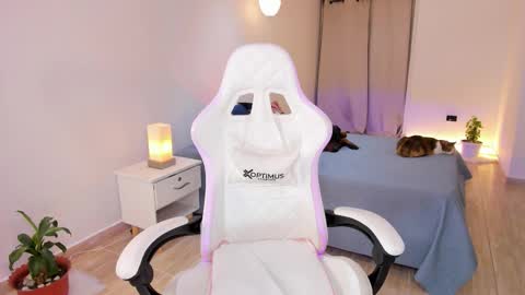 Alejandra online show from 12-19-25, 01:56