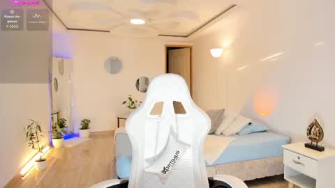 Alejandra online show from 06-26-26, 10:36