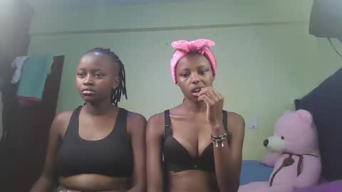 Snapshot of carlex_ chatting on 10-19-25, 08:15 carlex_ online show from 10-19-25, 08:15