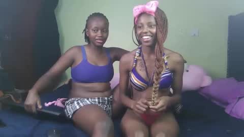 Snapshot of carlex_ chatting on 11-08-25, 10:30 carlex_ online show from 11-08-25, 10:30