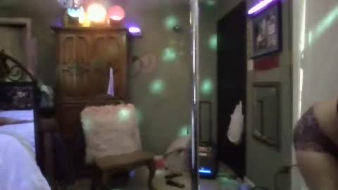 Snapshot of carleydenza83 chatting on 04-12-26, 05:12 carleydenza83 online show from 04-12-26, 05:12