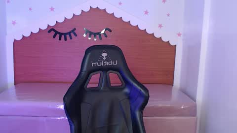 CARLYE   online show from 10-16-25, 03:18