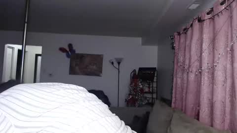 Snapshot of carliecreams chatting on 01-07-25, 03:14 Carlie online show from 01-07-25, 03:14