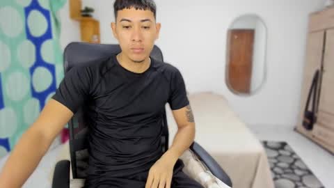 Snapshot of carlitosex09 chatting on 10-04-25, 01:53 master online show from 10-04-25, 01:53