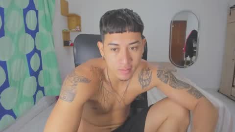 Snapshot of carlitosex09 chatting on 10-09-25, 02:15 master online show from 10-09-25, 02:15