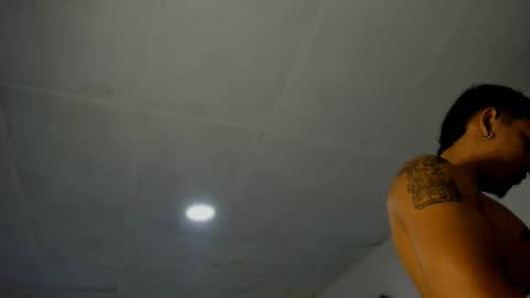 Snapshot of carlitosex09 chatting on 11-02-25, 01:41 master online show from 11-02-25, 01:41