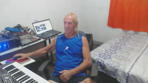 carlos online show from 05-07-26, 11:32