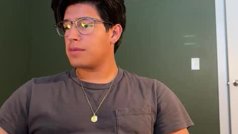 carlosjosecb2 online show from 10-29-25, 04:09