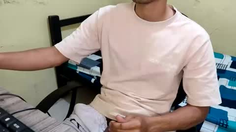 Snapshot of carlossmi01 chatting on 02-15-25, 02:33 carlossmi01 online show from 02-15-25, 02:33