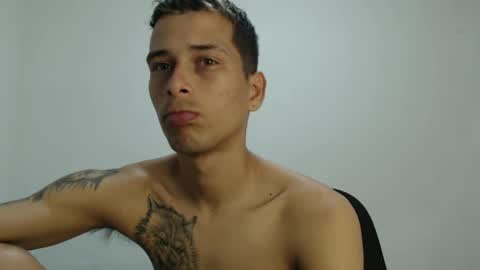 Snapshot of carlossmi01 chatting on 03-06-25, 02:40 carlossmi01 online show from 03-06-25, 02:40