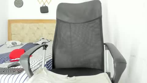 Snapshot of carlossmi01 chatting on 09-26-25, 11:14 carlossmi01 online show from 09-26-25, 11:14