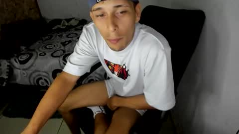 Snapshot of carlossmi01 chatting on 10-13-25, 02:44 carlossmi01 online show from 10-13-25, 02:44