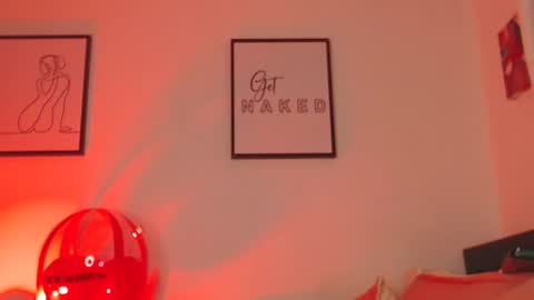 Snapshot of carlymonroee_ chatting on 02-25-25, 05:19 Littlecarly online show from 02-25-25, 05:19