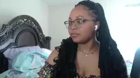 CARAMEL xoxo online show from 10-16-25, 08:43