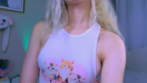 Snapshot of carmen__crybaby chatting on 09-20-25, 05:47 carmen__crybaby online show from 09-20-25, 05:47