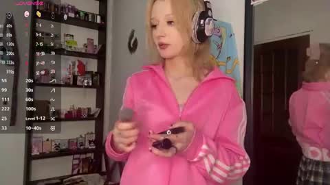 Elina online show from 06-25-26, 09:41