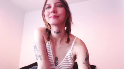 Snapshot of carmennrusso chatting on 02-13-25, 05:33 carmennrusso online show from 02-13-25, 05:33