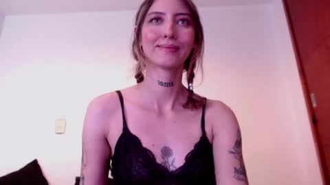 Snapshot of carmennrusso chatting on 02-15-25, 02:37 carmennrusso online show from 02-15-25, 02:37