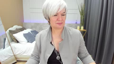 Carmen online show from 01-25-25, 01:10