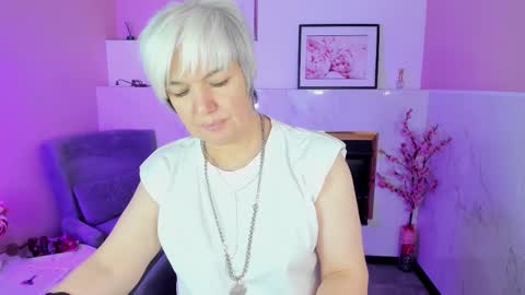 Carmen online show from 09-17-25, 08:43