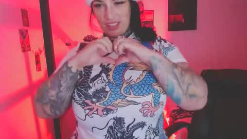 Snapshot of carmillaross chatting on 12-20-24, 02:38 CARMILLA ROSS online show from 12-20-24, 02:38