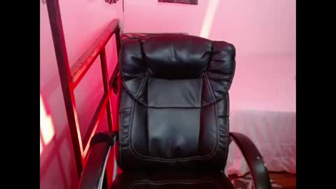 Snapshot of carmillaross chatting on 01-03-25, 11:35 CARMILLA ROSS online show from 01-03-25, 11:35