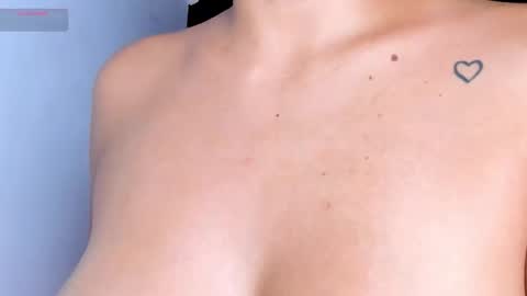 Snapshot of carol100597 chatting on 03-21-26, 03:00 karol online show from 03-21-26, 03:00