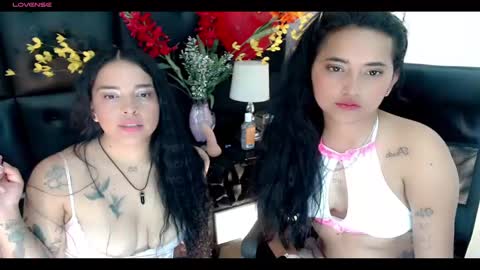 Snapshot of carolaine01 chatting on 02-20-25, 01:25 Carolaine01 online show from 02-20-25, 01:25