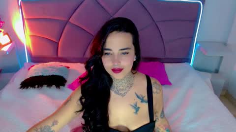 Snapshot of carolaine01 chatting on 10-16-25, 08:32 Carolaine01 online show from 10-16-25, 08:32