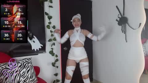 Caroline online show from 10-29-25, 02:08