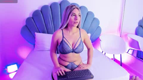 Carolain online show from 10-04-25, 12:14