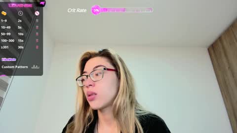 Snapshot of carolblonde chatting on 01-28-25, 11:06 Char online show from 01-28-25, 11:06