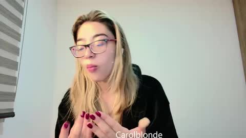 Snapshot of carolblonde chatting on 02-21-25, 11:54 Char online show from 02-21-25, 11:54