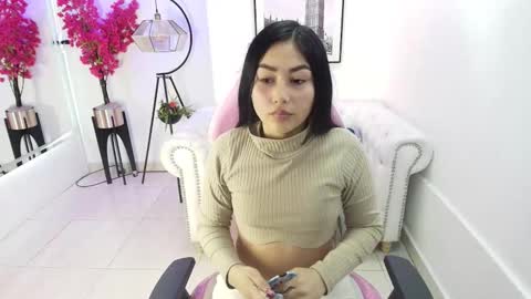 Snapshot of carolina_cherry chatting on 02-25-26, 12:15 CAROLINA. online show from 02-25-26, 12:15