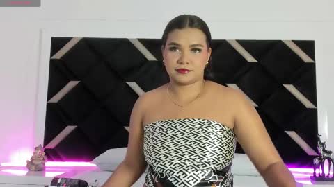 carolina_evannss online show from 05-04-26, 03:46