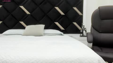 carolina_evannss online show from 06-01-26, 04:03