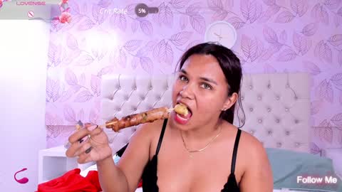Snapshot of carolina_evanss chatting on 02-06-25, 07:02 carolina evanss online show from 02-06-25, 07:02