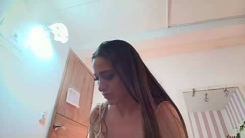 Carolina online show from 02-05-25, 03:52