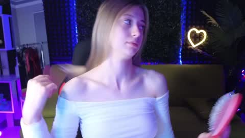 Carolina online show from 12-09-24, 01:07