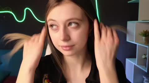 Carolina online show from 02-04-25, 01:23