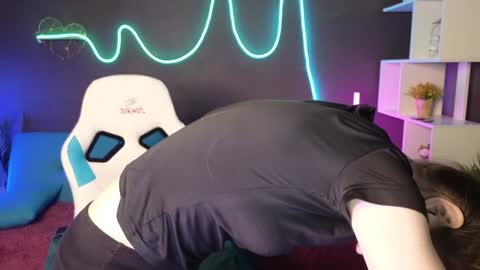 Carolina online show from 02-07-25, 01:04