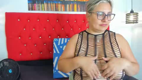 Snapshot of carolinacrus01 chatting on 10-15-25, 05:24 Carolina online show from 10-15-25, 05:24