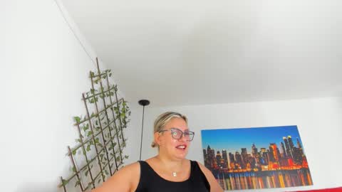 Snapshot of carolinacrus01 chatting on 10-19-25, 03:01 Carolina online show from 10-19-25, 03:01